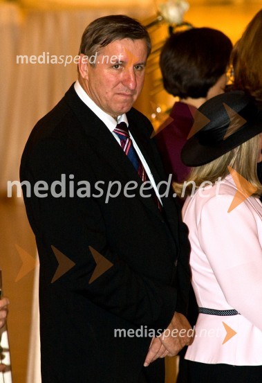 Jožef Jerovšek, poslanec SDSObisk kraljice Elizabete II. in vojvode Edinburškega v Sloveniji - prvi dan (prihod in sprejem v Grand Hotelu Union)