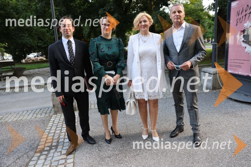  Simon Krečič, umetniški direktor Opere SNG Maribor;  Lidija Divjak Mirnik, poslanka DZ Republike Slovenije;  Ignacija  Fridl Jarc, državna sekretarka na Ministrstvu za kulturo RS;  Danilo Rošker, direktor SNG MariborMadama Butterfly, premiera opere, Slovensko Narodno Gledališče Maribor