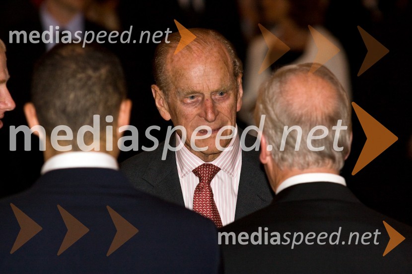 Vojvoda EdinburškiObisk kraljice Elizabete II. in vojvode Edinburškega v Sloveniji - prvi dan (prihod in sprejem v Grand Hotelu Union)