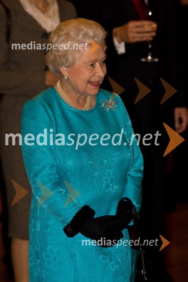 Kraljica Elizabeta II.Obisk kraljice Elizabete II. in vojvode Edinburškega v Sloveniji - prvi dan (prihod in sprejem v Grand Hotelu Union)