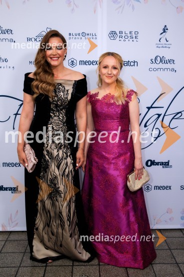  Rebeka Dremelj, pevka;  ... Patricia Pangeršič je Femme fatal 2021