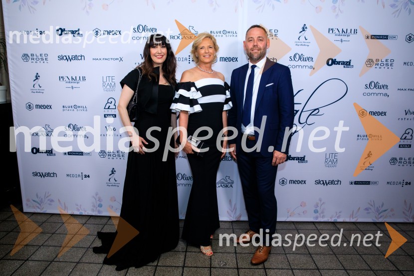  Tina  Fabjan, vodja umetnikov ličenja Max Factor;  Aleša Mižigoj, direktorica Medex, d. o. o.;  ... Patricia Pangeršič je Femme fatal 2021