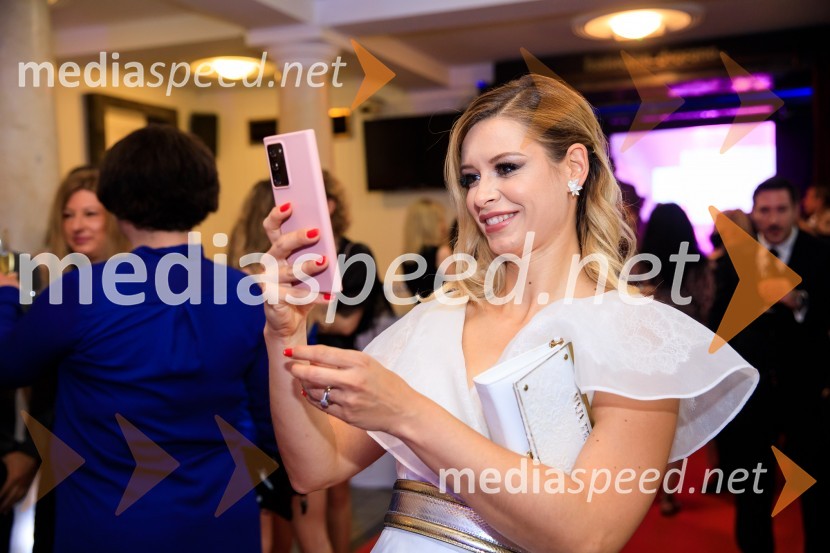 Patricia Pangeršič je Femme fatal 2021