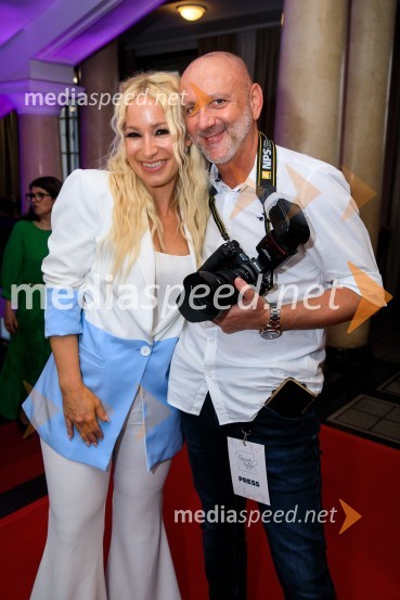  Alja Omladič - Alya, pevka;  ... Patricia Pangeršič je Femme fatal 2021