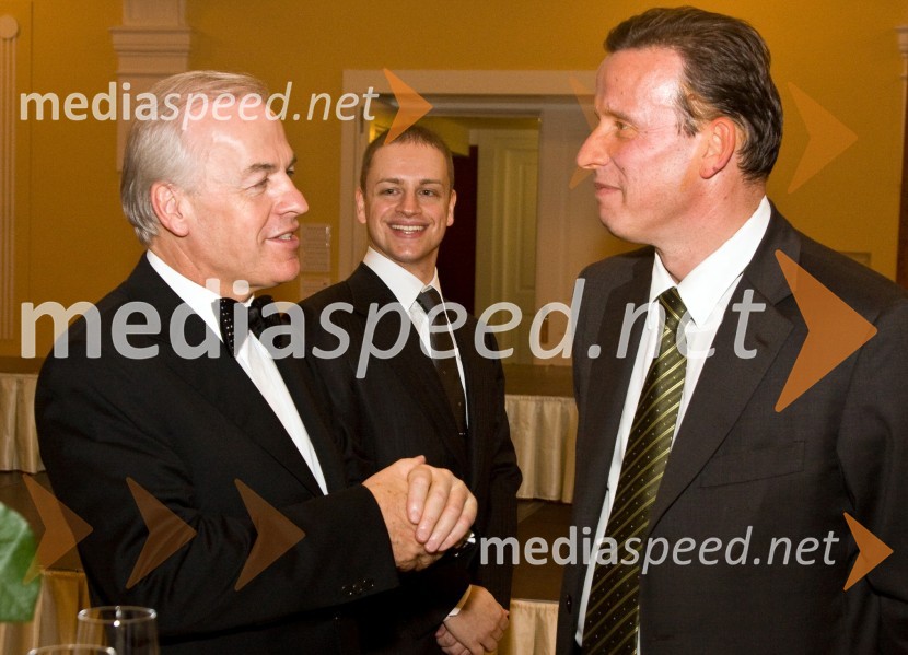 Jože Anderlič, direktor Kranjske investicijske družbe d.o.o. in lastnik hotela Mons in Bojan Šrot, župan Celja in predsednik SLSObisk kraljice Elizabete II. in vojvode Edinburškega v Sloveniji - prvi dan (prihod in sprejem v Grand Hotelu Union)