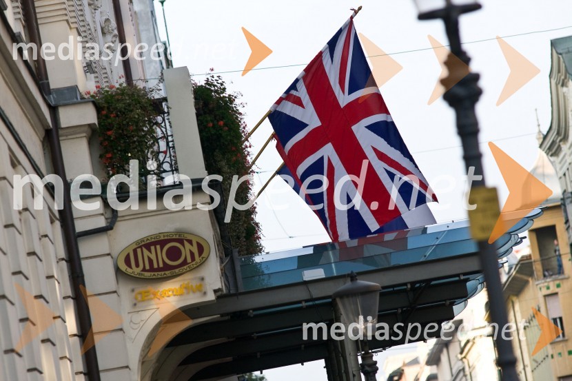 Obisk kraljice Elizabete II. in vojvode Edinburškega v Sloveniji - prvi dan (prihod in sprejem v Grand Hotelu Union)