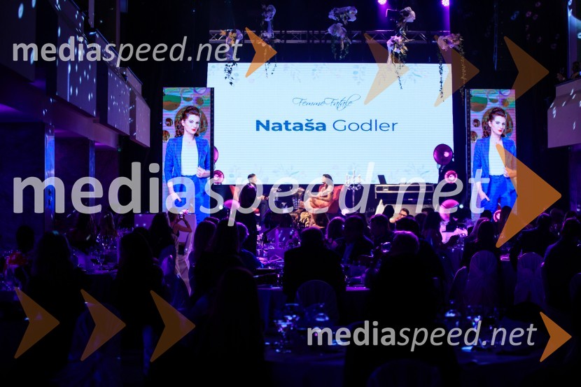  Klemen Slakonja, igralec, komik in TV voditelj;  Nataša Godler, NatashaSPAce MediestheticPatricia Pangeršič je Femme fatal 2021