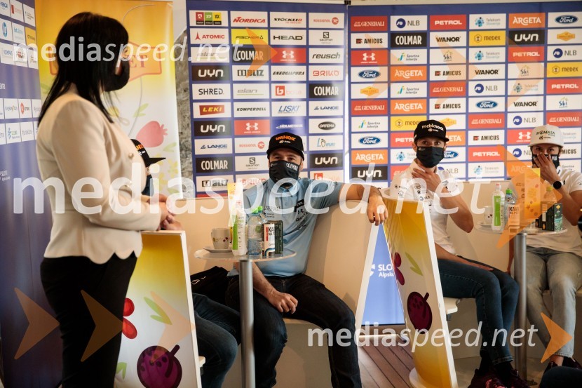 Srečanje s članicami smučarske reprezentance v tehničnih disciplinah