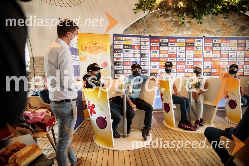 Srečanje s članicami smučarske reprezentance v tehničnih disciplinah