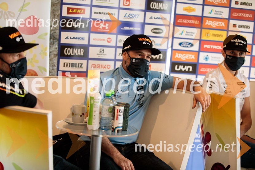 Srečanje s članicami smučarske reprezentance v tehničnih disciplinah