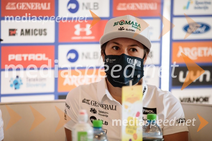 Srečanje s članicami smučarske reprezentance v tehničnih disciplinah