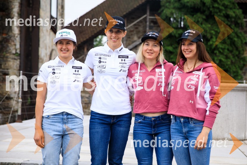  Tina Robnik, smučarka;  Ana Bucik Jogan, smučarka;  Meta Horvat, smučarka;  Andreja  Slokar, smučarkaSrečanje s članicami smučarske reprezentance v tehničnih disciplinah