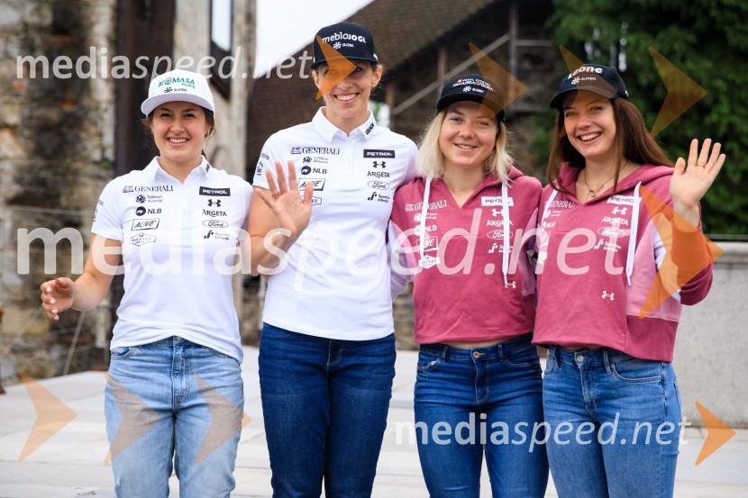 Srečanje s članicami smučarske reprezentance v tehničnih disciplinah