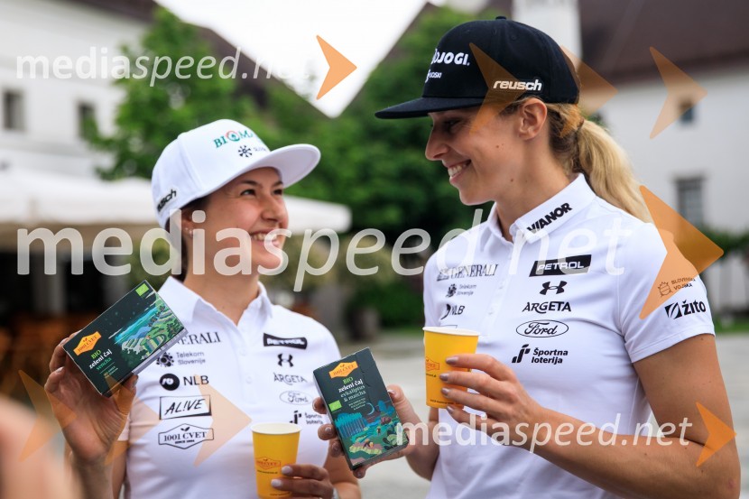 Srečanje s članicami smučarske reprezentance v tehničnih disciplinah