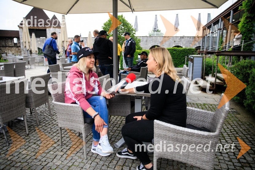 Srečanje s članicami smučarske reprezentance v tehničnih disciplinah