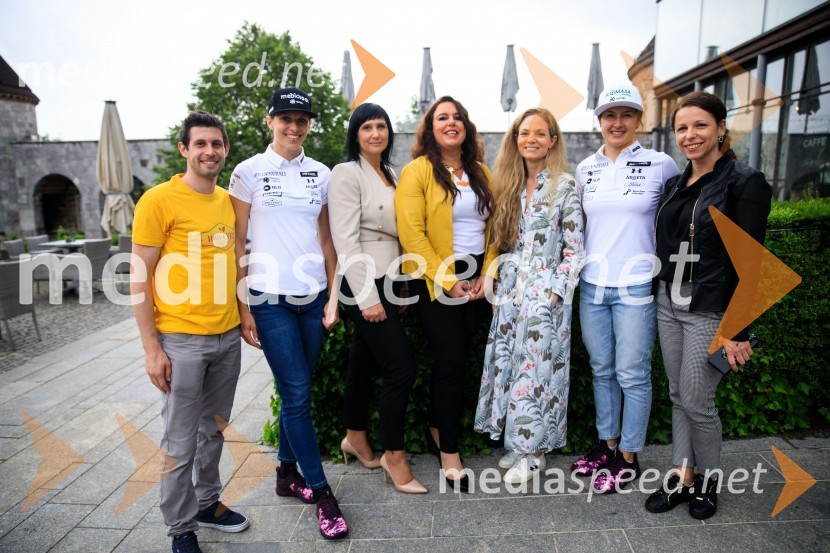 Srečanje s članicami smučarske reprezentance v tehničnih disciplinah