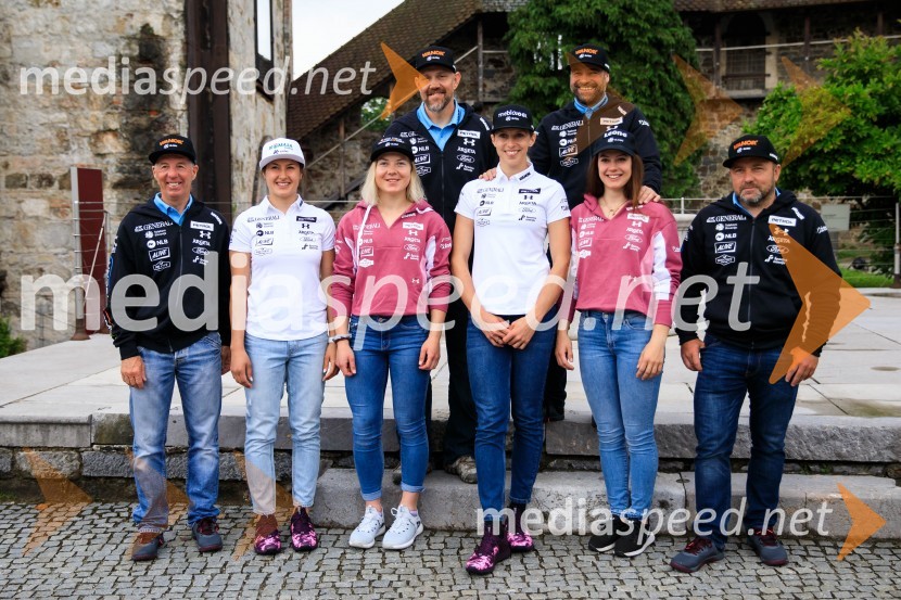 Srečanje s članicami smučarske reprezentance v tehničnih disciplinah