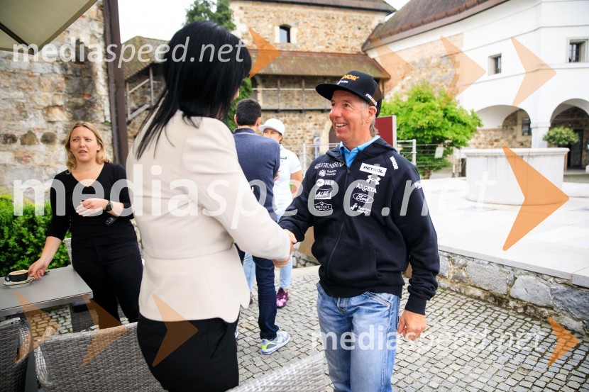 Srečanje s članicami smučarske reprezentance v tehničnih disciplinah