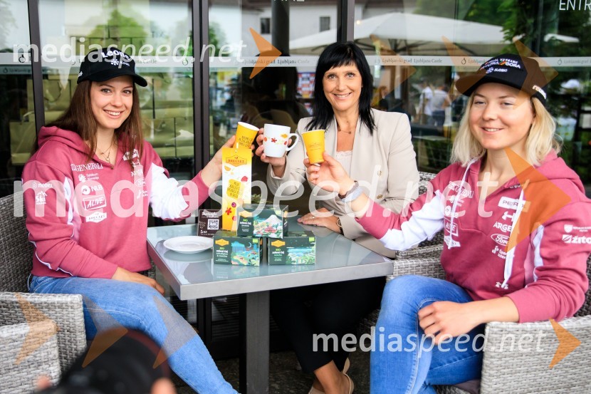  Andreja  Slokar, smučarka;  Karmen Pangos, generalna direktorica, ŽITO d.o.o.;  Meta Horvat, smučarkaSrečanje s članicami smučarske reprezentance v tehničnih disciplinah