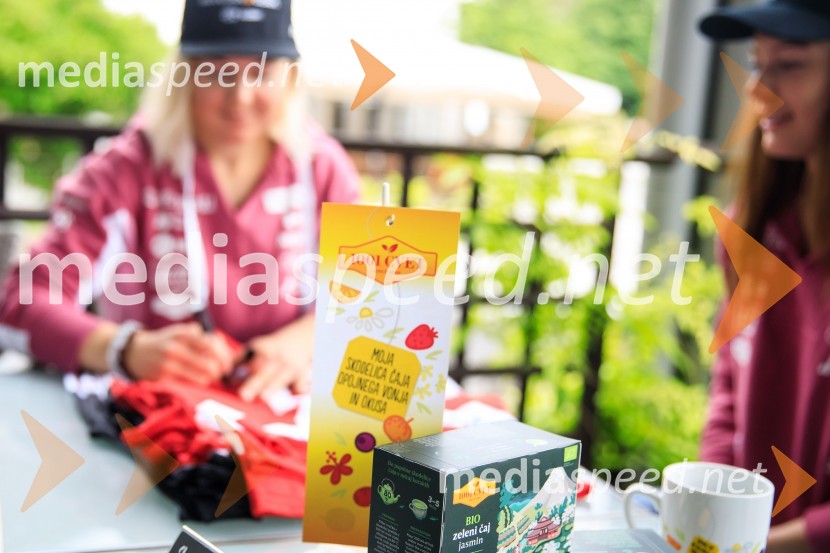 Srečanje s članicami smučarske reprezentance v tehničnih disciplinah