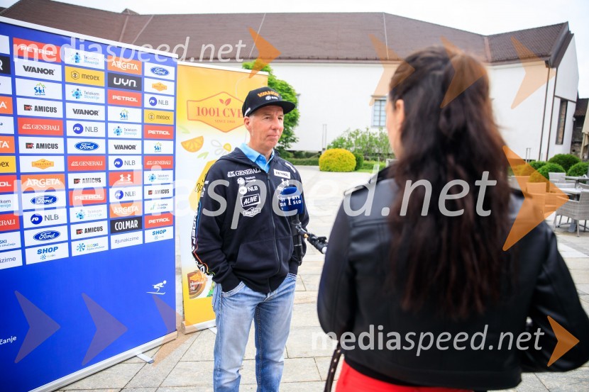 Srečanje s članicami smučarske reprezentance v tehničnih disciplinah