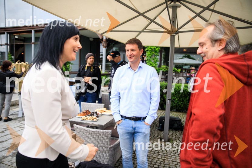 Srečanje s članicami smučarske reprezentance v tehničnih disciplinah