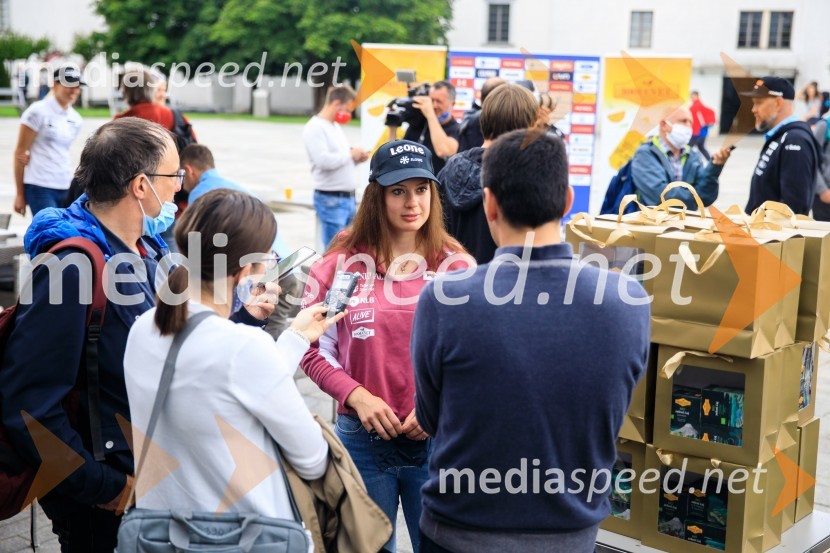 Srečanje s članicami smučarske reprezentance v tehničnih disciplinah