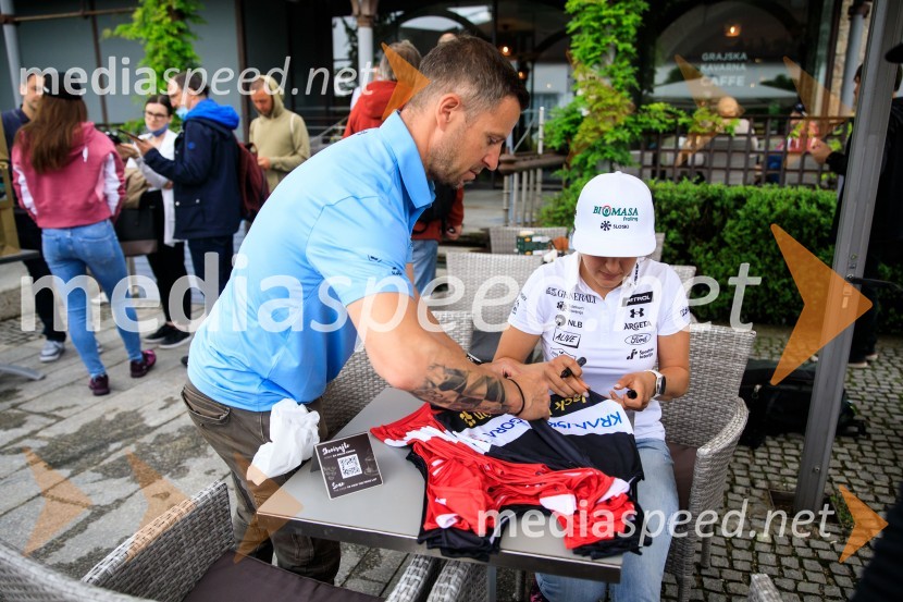 Srečanje s članicami smučarske reprezentance v tehničnih disciplinah