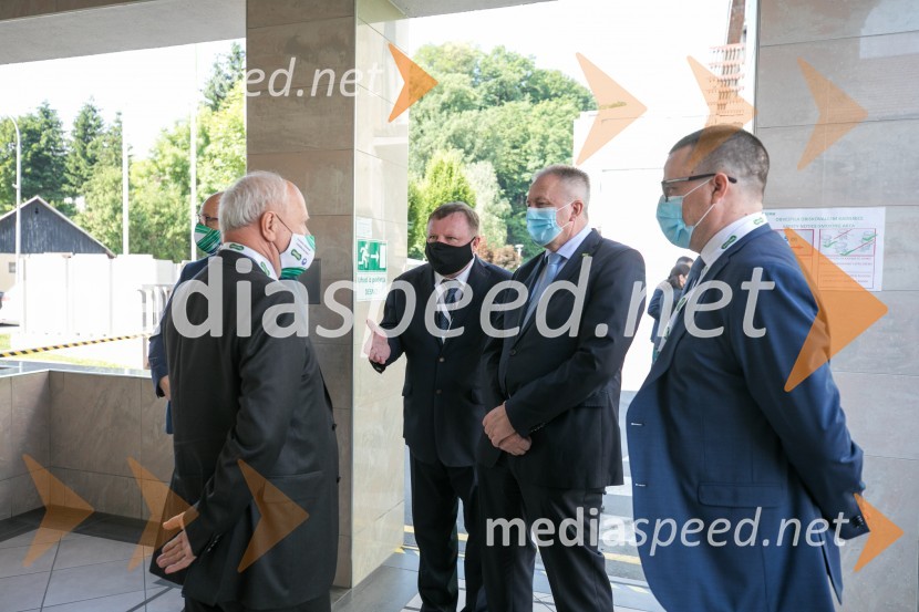  ... ;  ... ;  Zdravko Počivalšek, minister za gospodarski razvoj in tehnologijo;  ... Zagon nove linije, Paloma