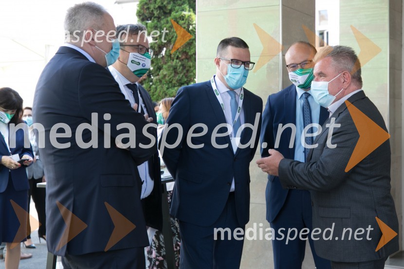  Zdravko Počivalšek, minister za gospodarski razvoj in tehnologijo;  ... ;  ... ;  ... ; mag. Andrej Vizjak, minister za okolje in prostorZagon nove linije, Paloma