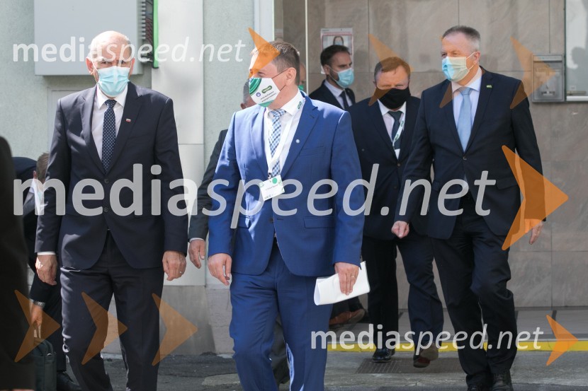  Janez Janša, predsednik vlade RS;  ... ;  Zdravko Počivalšek, minister za gospodarski razvoj in tehnologijoZagon nove linije, Paloma