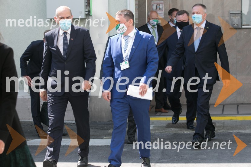  Janez Janša, predsednik vlade RS;  ... ;  Zdravko Počivalšek, minister za gospodarski razvoj in tehnologijoZagon nove linije, Paloma