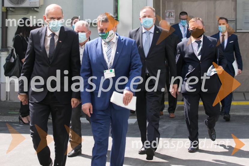  Janez Janša, predsednik vlade RS;  ... ;  Zdravko Počivalšek, minister za gospodarski razvoj in tehnologijo;  ... Zagon nove linije, Paloma