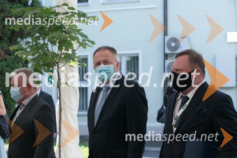 mag. Andrej Vizjak, minister za okolje in prostor;  Zdravko Počivalšek, minister za gospodarski razvoj in tehnologijo;  ... Zagon nove linije, Paloma