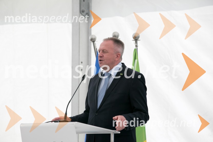  Zdravko Počivalšek, minister za gospodarski razvoj in tehnologijoZagon nove linije, Paloma