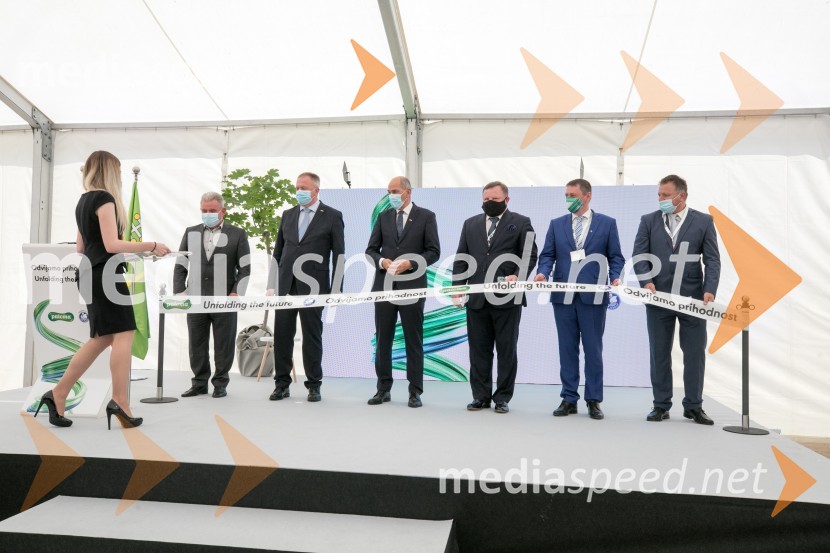  ... ; mag. Andrej Vizjak, minister za okolje in prostor;  Zdravko Počivalšek, minister za gospodarski razvoj in tehnologijo;  Janez Janša, predsednik vlade RS;  ... ;  ... ;  ... Zagon nove linije, Paloma