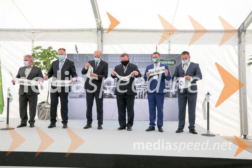 mag. Andrej Vizjak, minister za okolje in prostor;  Zdravko Počivalšek, minister za gospodarski razvoj in tehnologijo;  Janez Janša, predsednik vlade RS;  ... ;  ... ;  ... Zagon nove linije, Paloma