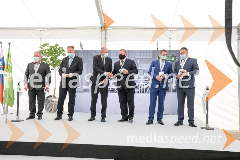 mag. Andrej Vizjak, minister za okolje in prostor;  Zdravko Počivalšek, minister za gospodarski razvoj in tehnologijo;  Janez Janša, predsednik vlade RS;  ... ;  ... ;  ... Zagon nove linije, Paloma