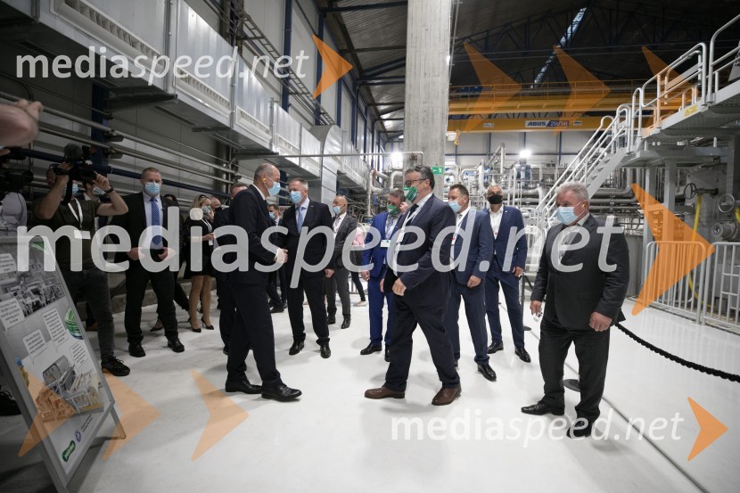  Janez Janša, predsednik vlade RS;  ... ; mag. Andrej Vizjak, minister za okolje in prostorZagon nove linije, Paloma