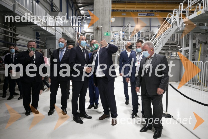  ... ;  Zdravko Počivalšek, minister za gospodarski razvoj in tehnologijo;  Janez Janša, predsednik vlade RS;  ... ;  Aleksander Saša Arsenovič, župan, Mestna občina Maribor;  ... ; mag. Andrej Vizjak, minister za okolje in prostorZagon nove linije, Paloma