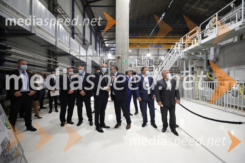  ... ;  ... ;  Zdravko Počivalšek, minister za gospodarski razvoj in tehnologijo;  Janez Janša, predsednik vlade RS;  ... ;  ... ; mag. Andrej Vizjak, minister za okolje in prostorZagon nove linije, Paloma