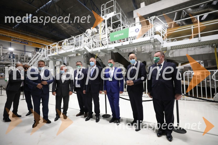  ... ; mag. Andrej Vizjak, minister za okolje in prostor;  ... ;  Zdravko Počivalšek, minister za gospodarski razvoj in tehnologijo;  ... ;  Janez Janša, predsednik vlade RS;  ... Zagon nove linije, Paloma