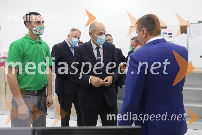  ... ;  Zdravko Počivalšek, minister za gospodarski razvoj in tehnologijo;  Janez Janša, predsednik vlade RS;  ... Zagon nove linije, Paloma