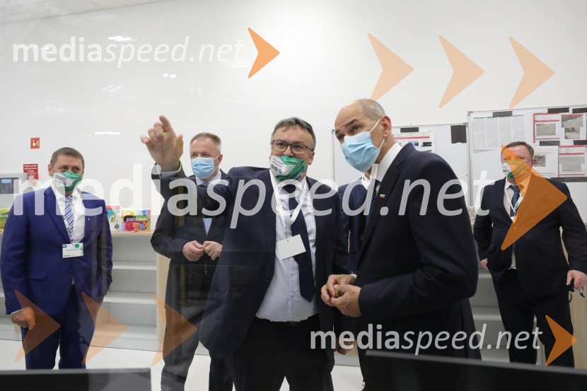  ... ;  Zdravko Počivalšek, minister za gospodarski razvoj in tehnologijo;  ... ;  Janez Janša, predsednik vlade RS;  ... Zagon nove linije, Paloma