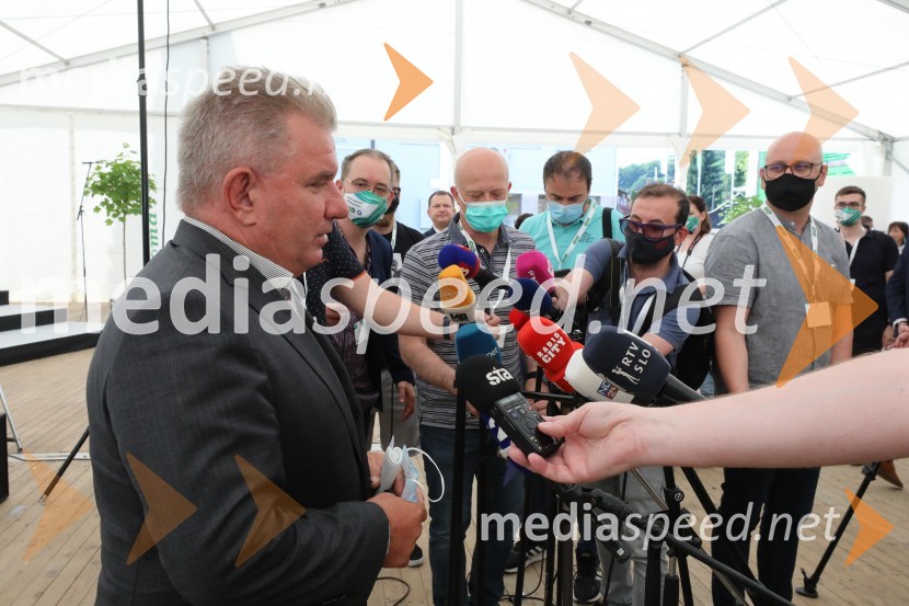 mag. Andrej Vizjak, minister za okolje in prostorZagon nove linije, Paloma