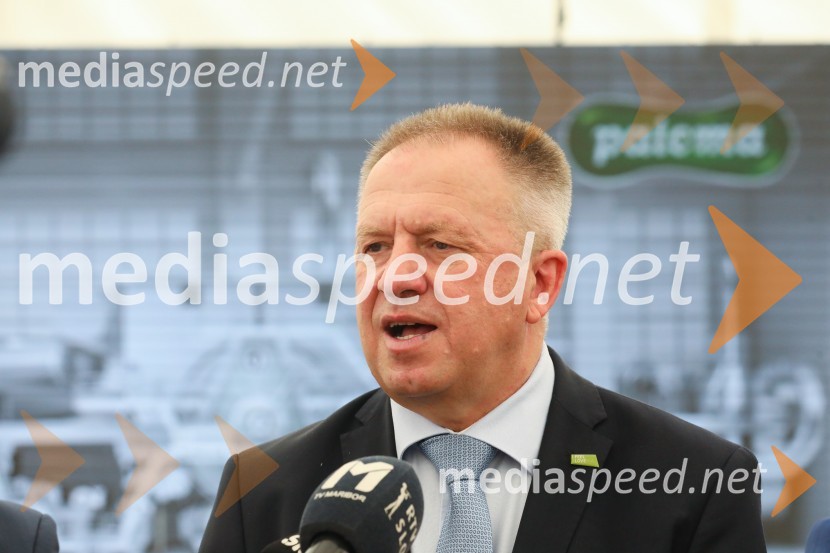  Zdravko Počivalšek, minister za gospodarski razvoj in tehnologijoZagon nove linije, Paloma