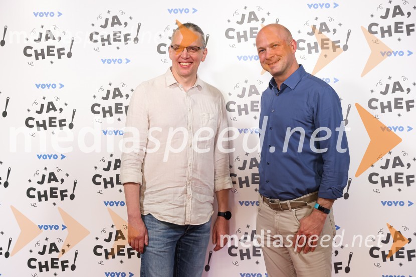  Marko  Naberšnik, režiser in scenarist;  Igor Gajič, montažer in scenaristJa, chef!, predpremiera nove slovenske serije