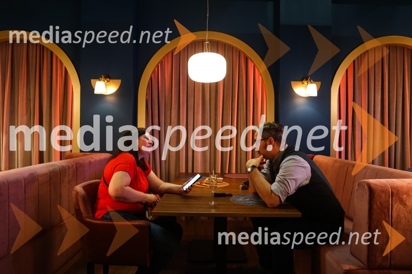  ... ;  Jurij  Zrnec, igralecJa, chef!, predpremiera nove slovenske serije