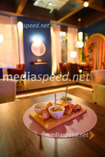 Ja, chef!, predpremiera nove slovenske serije