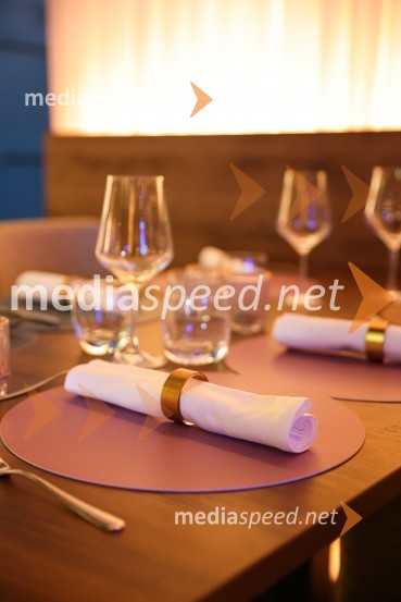 Ja, chef!, predpremiera nove slovenske serije